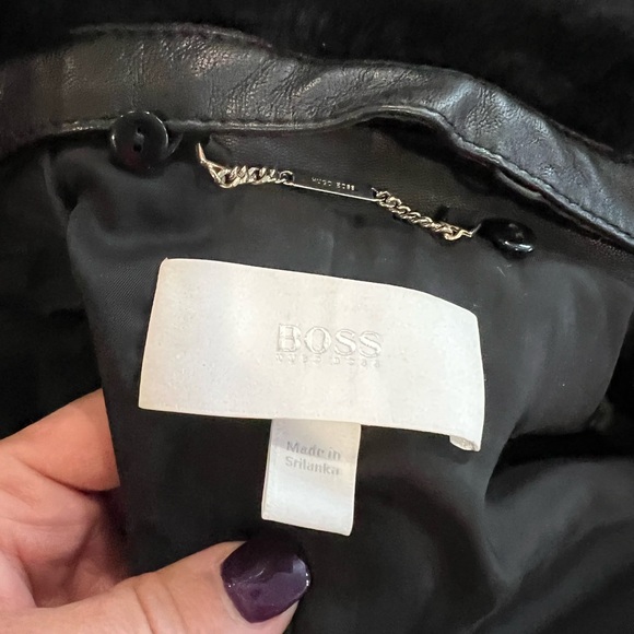 Black leather Hugo boss women’s jacket with fur collar - Picture 7 of 7